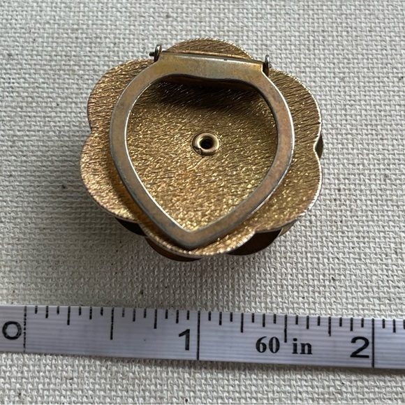 Vintage Gold-Tone Flower Brooch – Layered Petal Design - Picture 3 of 3